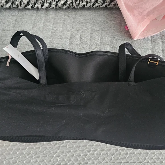 NWT. Victoria Secret Bras Three Bras Together - Picture 3 of 6